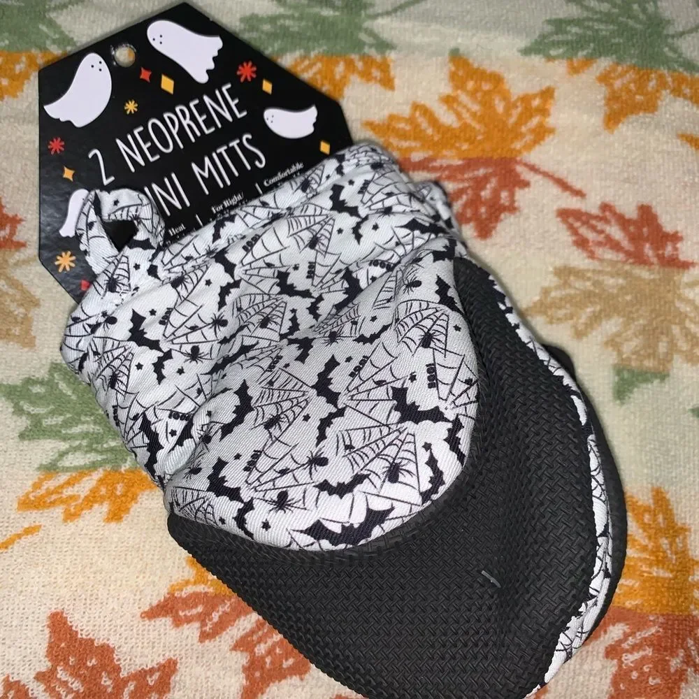 🕷🕸NWT Halloween‎ Fall SpiderWeb Oven Mitt Set🕸🕷